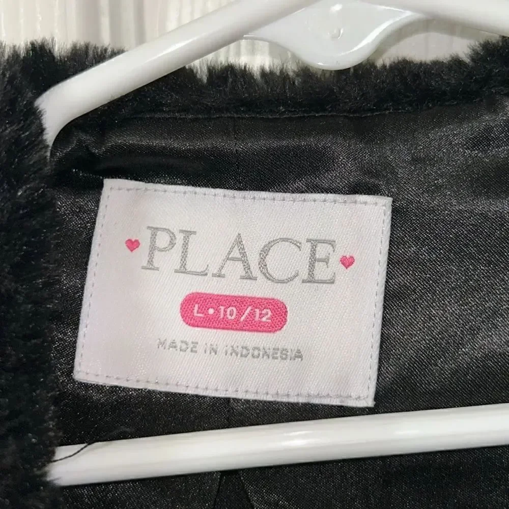 Children’s Place Faux Fur Black Cape(Size L 10/12)